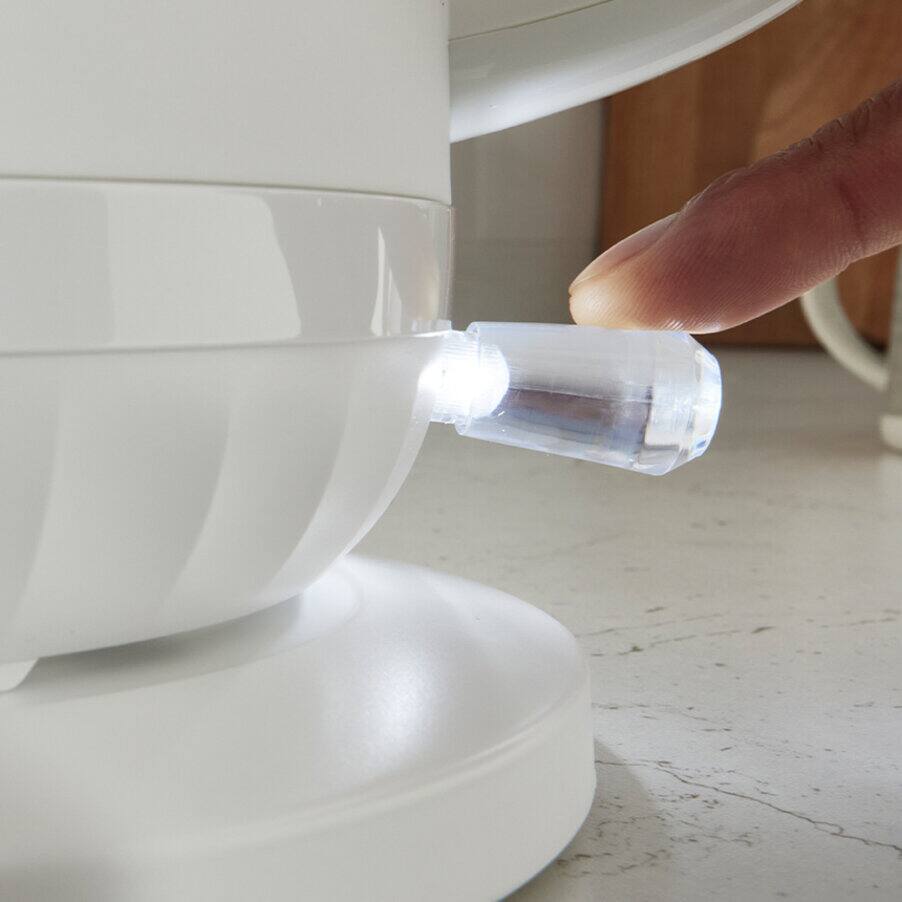 Illuminated on/off switch