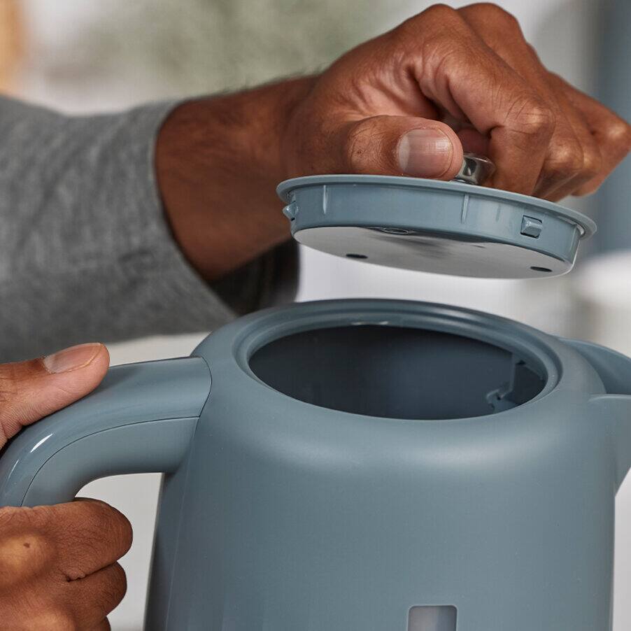 Easy access pull-off lid