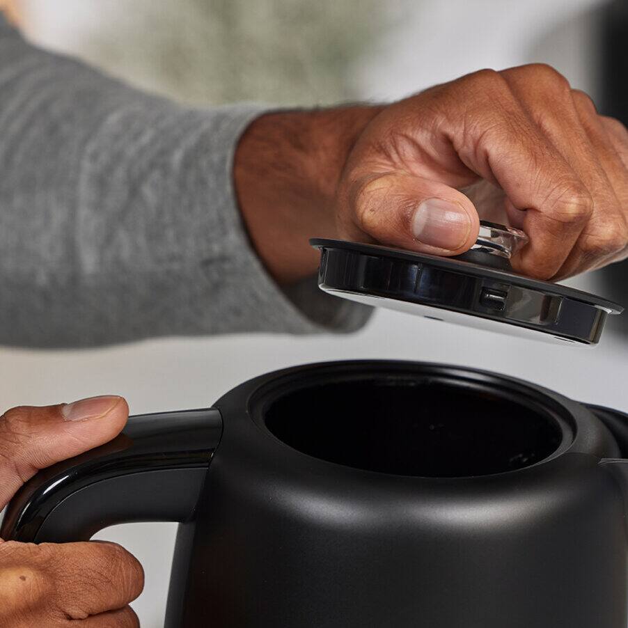 Easy access pull-off lid